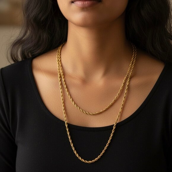 Vintage VENDOME Long Gold Tone Metal Chain Necklace - EUC - Picture 1 of 8